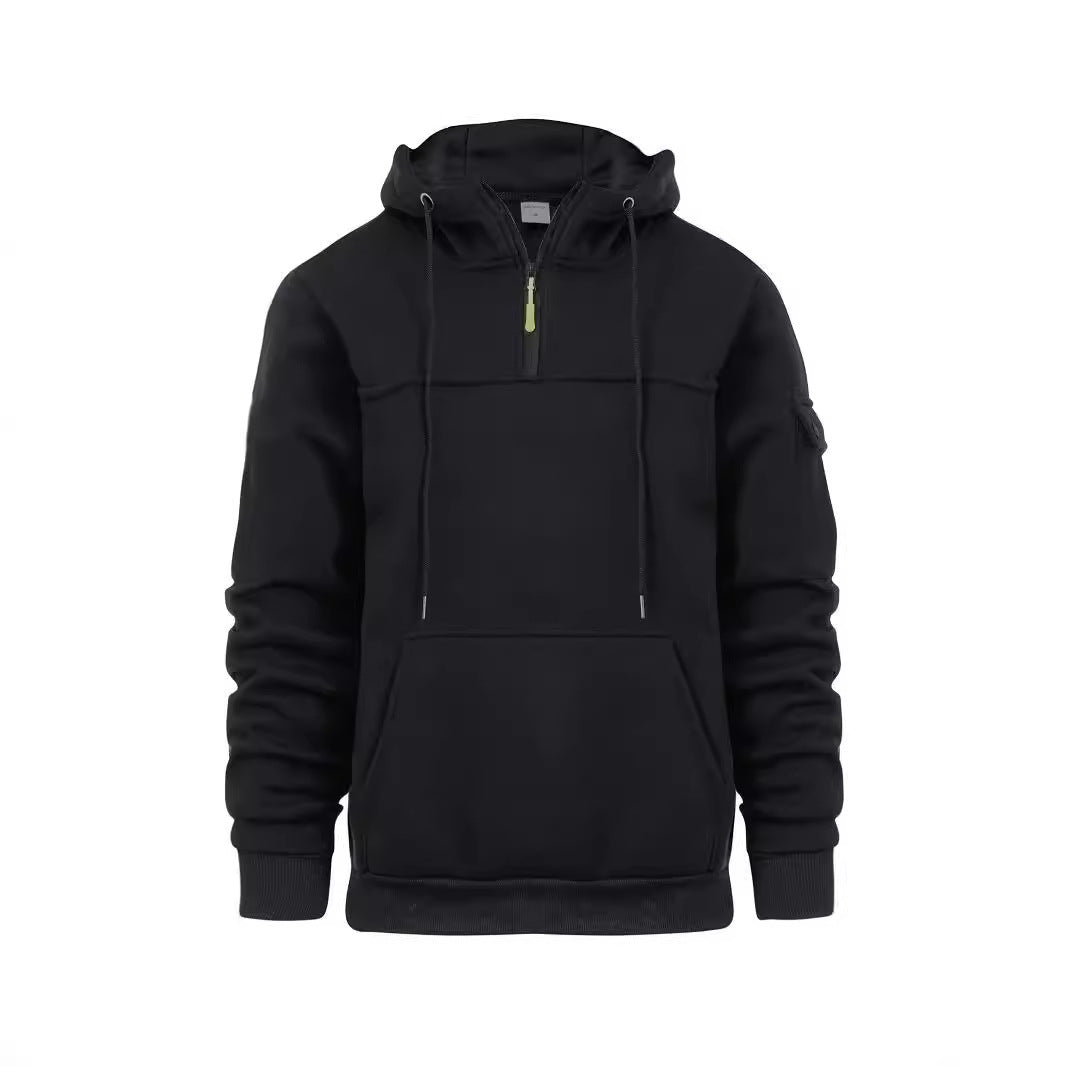 Herrens hoodie med praktiska fickor från Mirla-Eva Jonsson
