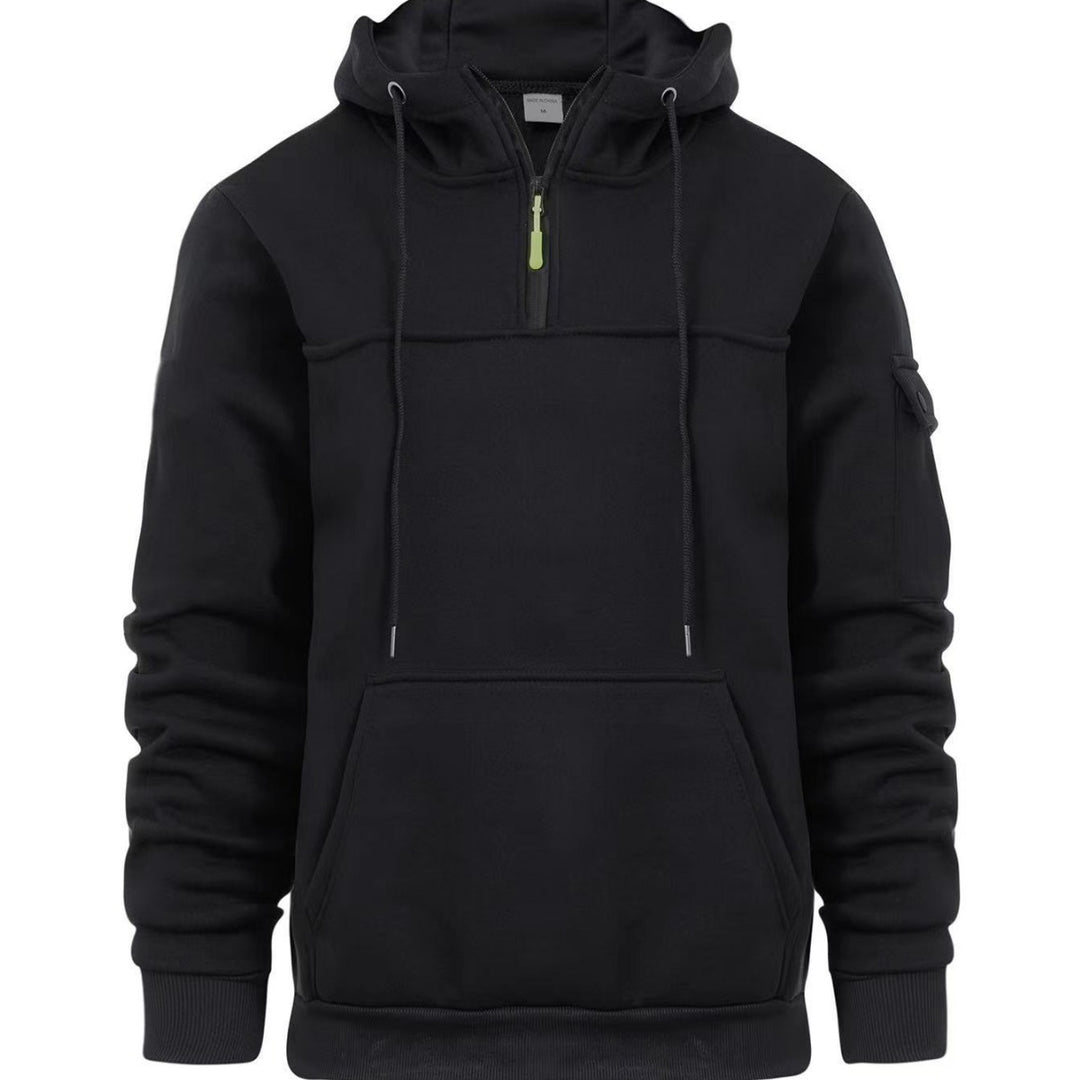 Herrens hoodie med praktiska fickor från Mirla-Eva Jonsson