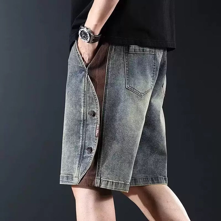 Herrens lösa denimshorts med knälång passform och justerbar dragsko Mirla-Eva Jonsson