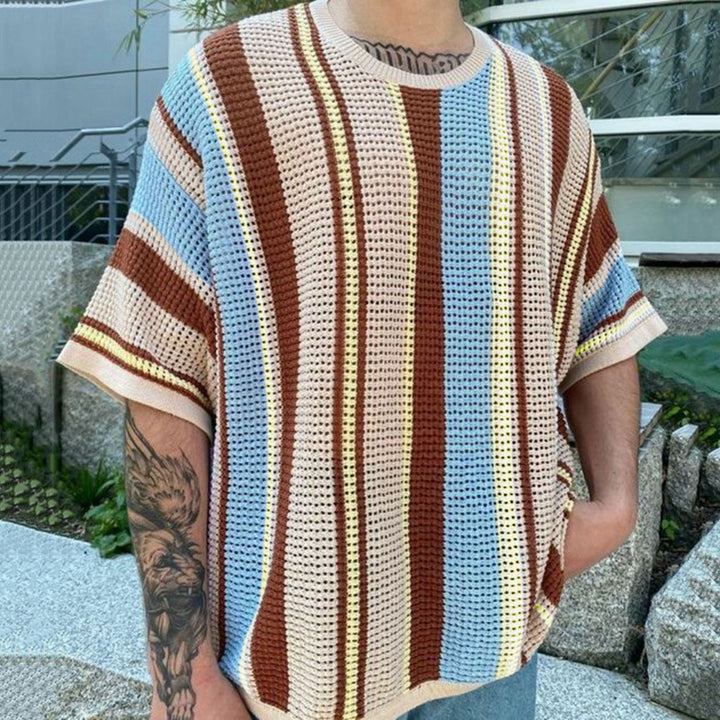 Herrens luftig stickad T-shirt i modernt design med mönstrad tyg Mirla-Eva Jonsson