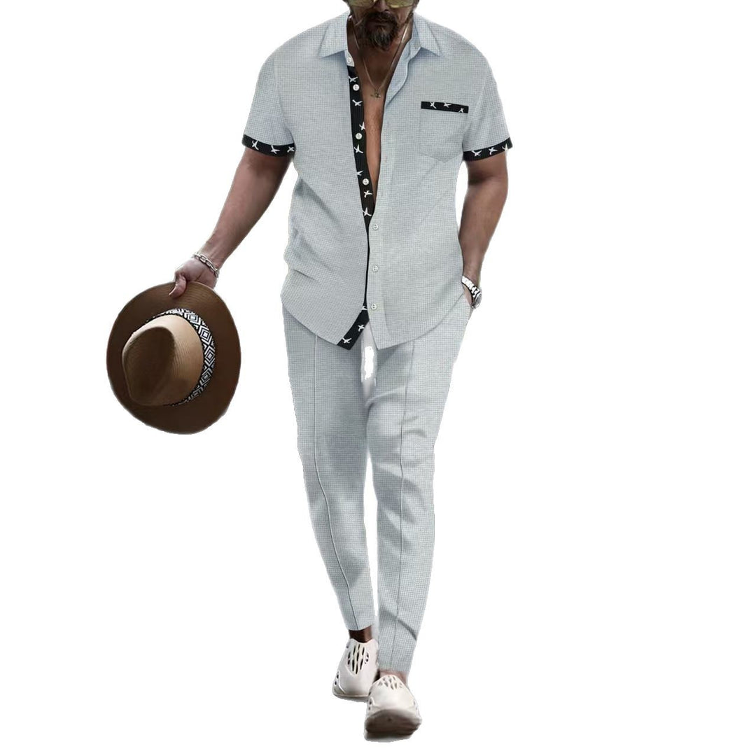 Herrens modeshirt med eleganta korta ärmar och matchande chinosbyxor Mirla-Eva Jonsson