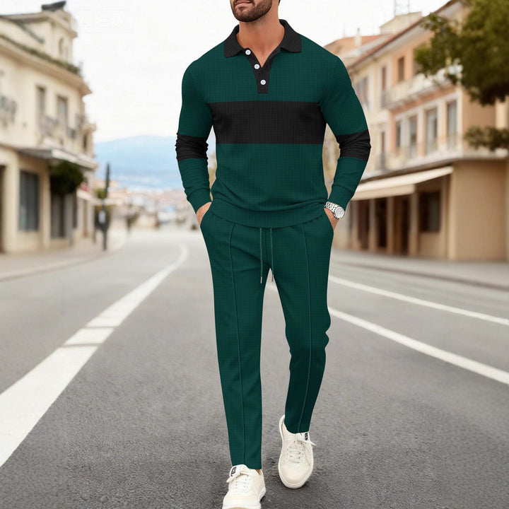Herrens modiga långärmad polo med strukturerad design och bekväma joggingbyxor Mirla-Eva Jonsson