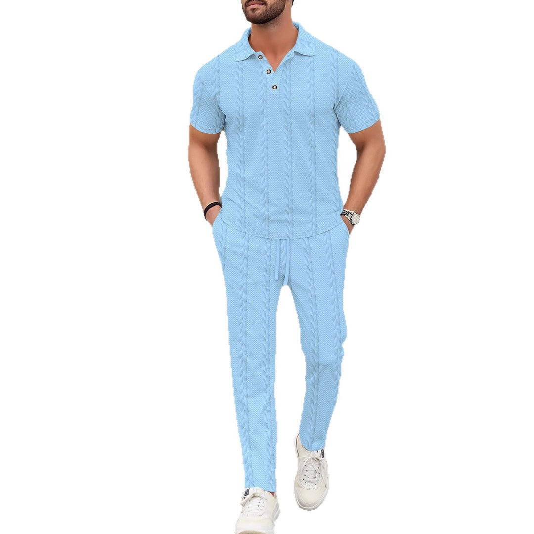 Herrens modiga polo- och joggerset med strukturerad design Mirla-Eva Jonsson