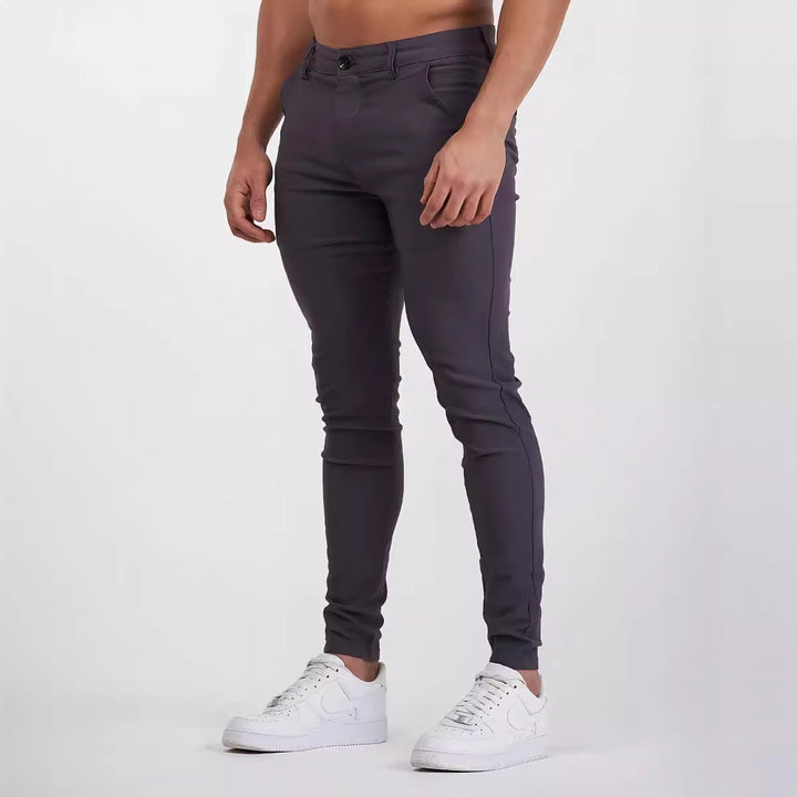 Herrens slim fit chinos med elastisk linning och stilren design Mirla-Eva Jonsson