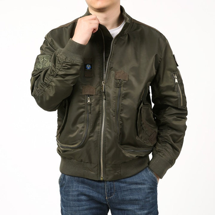 Herrjacka bomber med mångsidiga fickor och slitstarkt material Eva Jonsson-Eva Jonsson