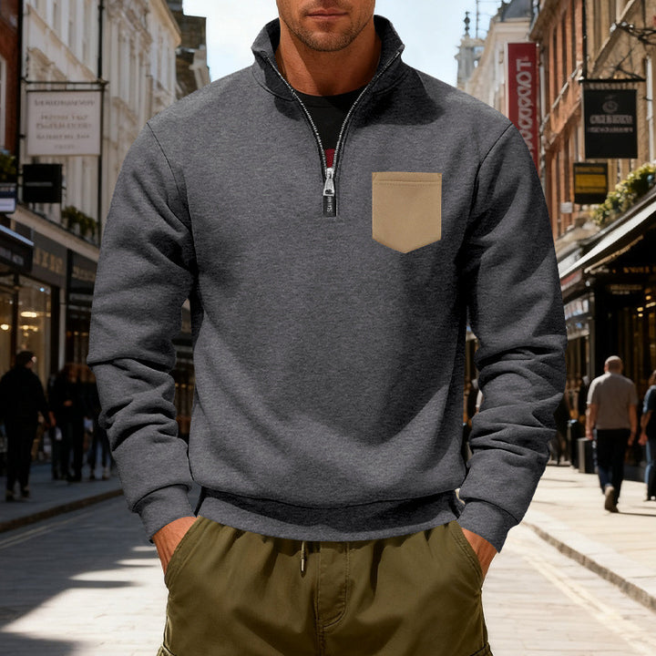 Herrmode Sweatshirt med halv dragkedja och påsydda ficka Eva Jonsson-Eva Jonsson