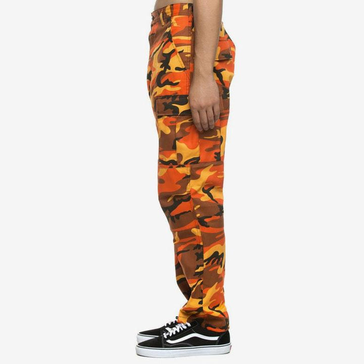 Herrmode cargobyxor i camouflage-design Mirla-Eva Jonsson