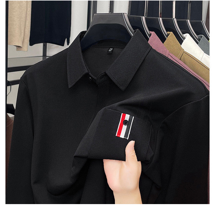 Herrmodern långärmad polotröja med strukturerad design och praktisk bröstficka Eva Jonsson-Eva Jonsson