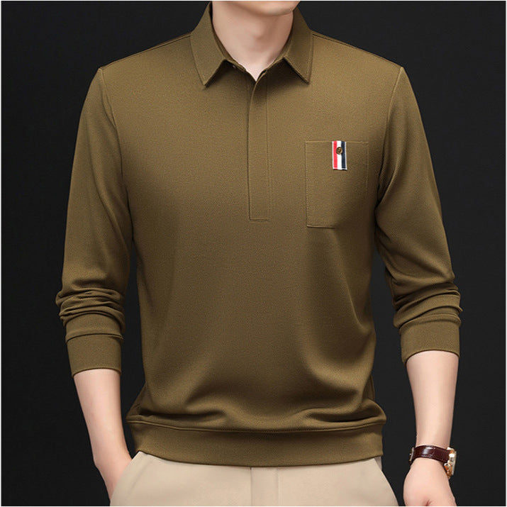 Herrmodern långärmad polotröja med strukturerad design och praktisk bröstficka Eva Jonsson-Eva Jonsson