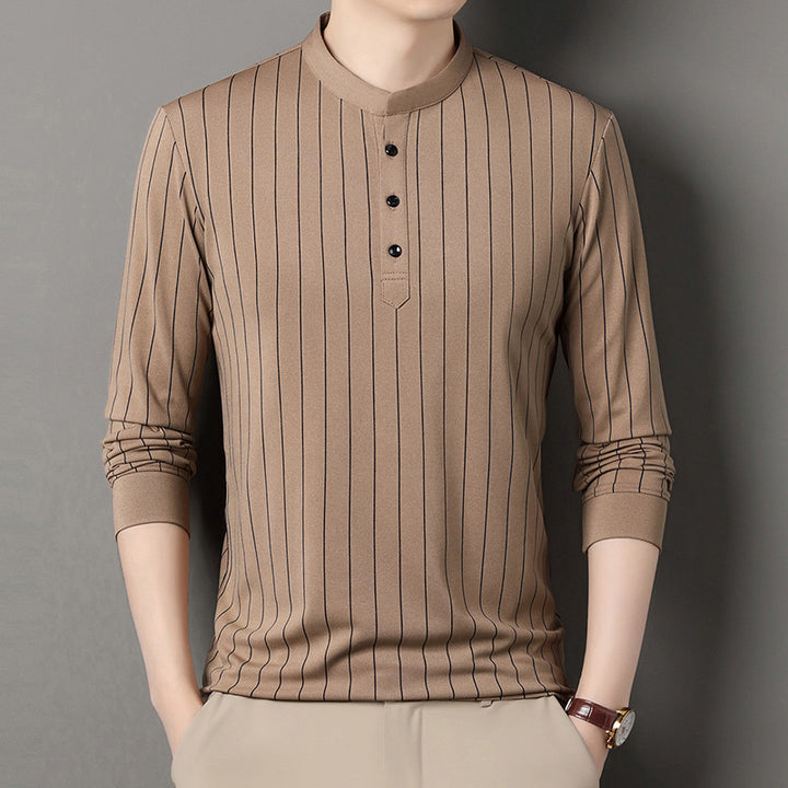 Herrpoloshirt med elegant randmönster och högkvalitativ knappslå Mirla-Eva Jonsson