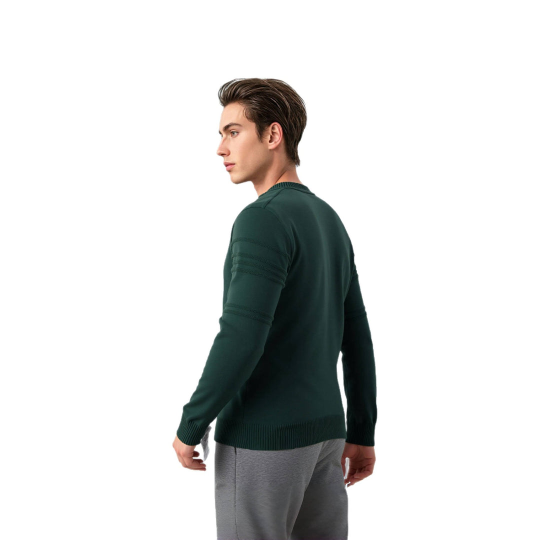 Herrpullover med modern strukturdesign och hög krage Mirla-Eva Jonsson