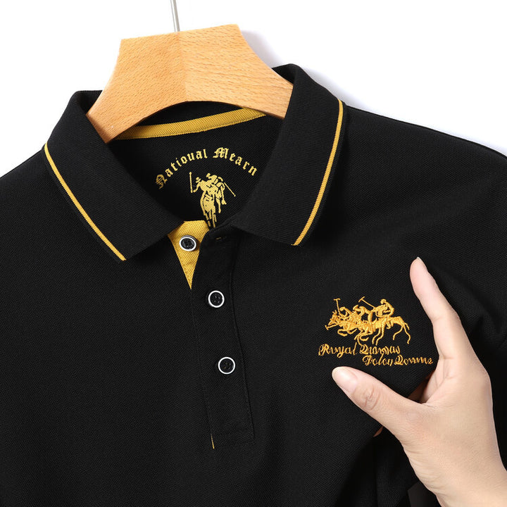 Herrsportigt poloshirt med strukturerad krage och andningsaktiga egenskaper Mirla-Eva Jonsson