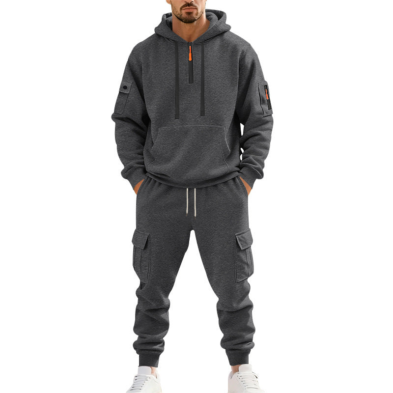 Herrstilig hoodie- och cargo-joggingdräkt med funktionella fickor Mirla-Eva Jonsson