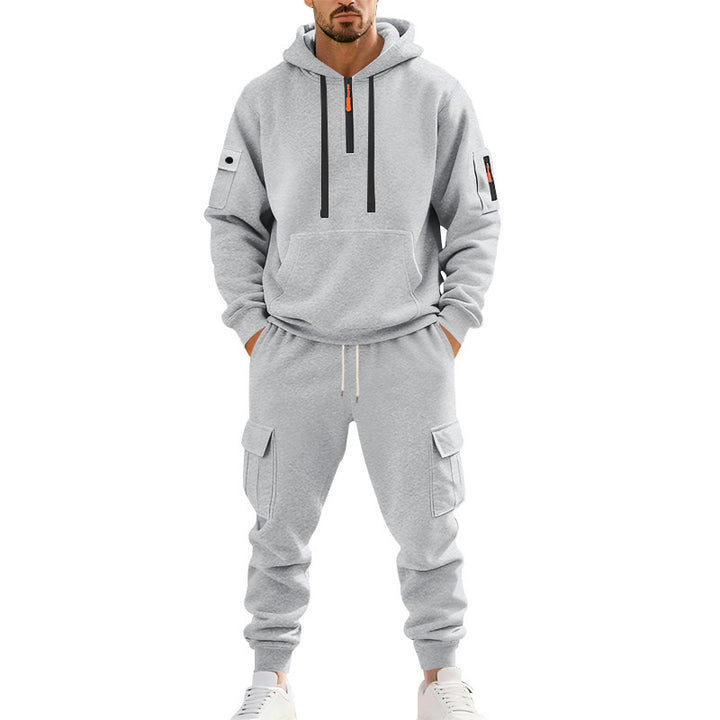 Herrstilig hoodie- och cargo-joggingdräkt med funktionella fickor Mirla-Eva Jonsson