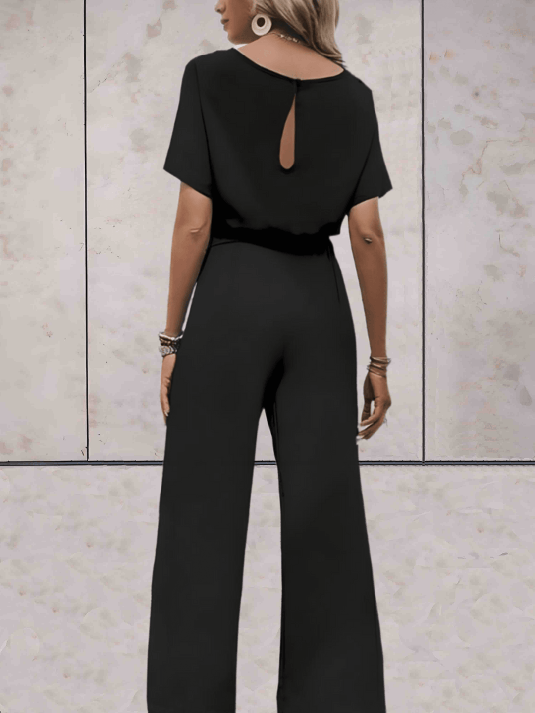 Jumpsuit med vida ben - Elegant kortärmad sommardress för damer med bälte-Eva Jonsson