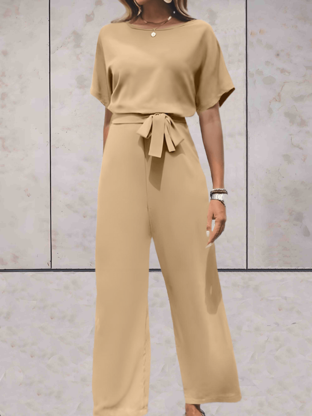 Jumpsuit med vida ben - Elegant kortärmad sommardress för damer med bälte-Eva Jonsson