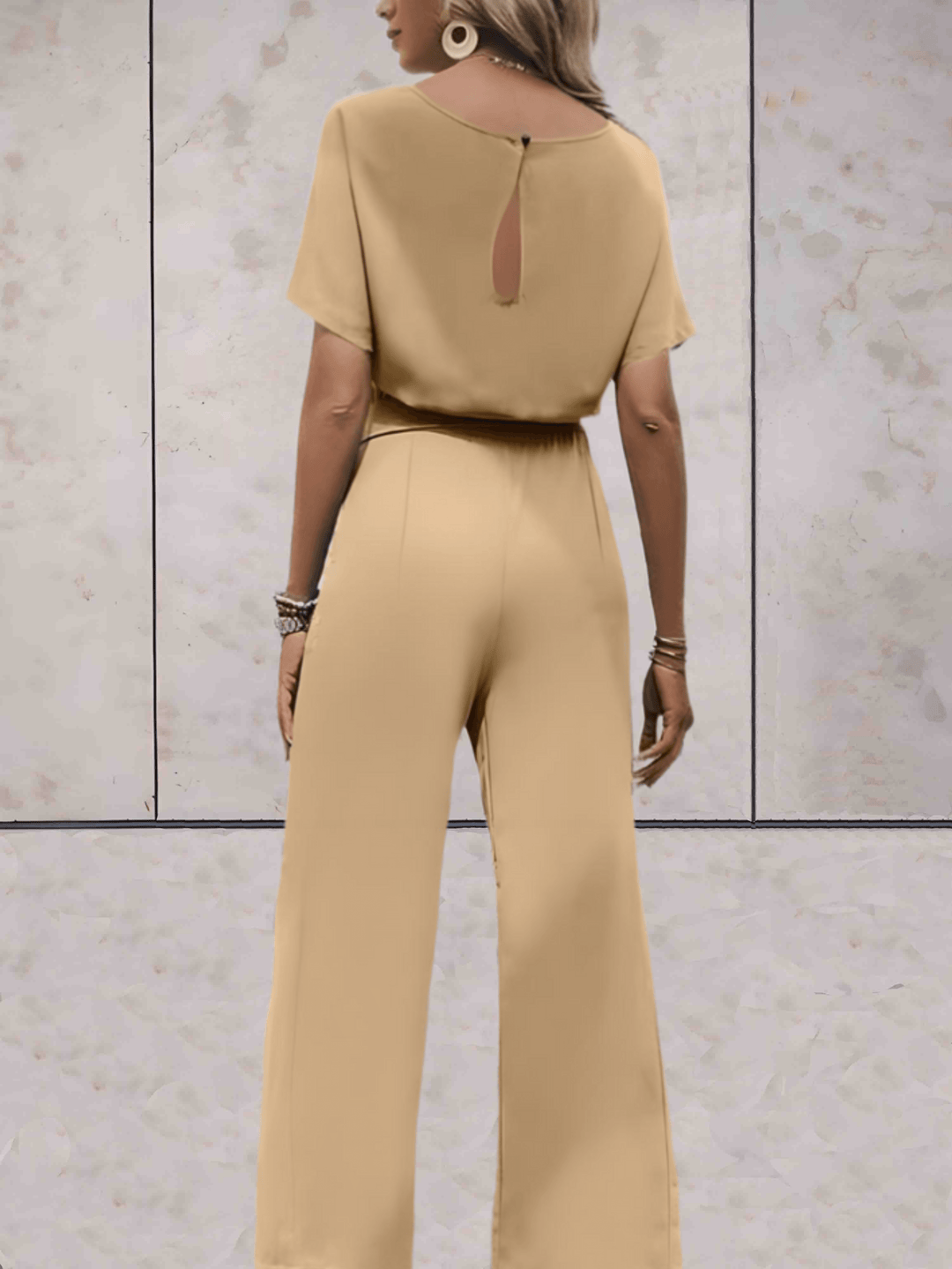 Jumpsuit med vida ben - Elegant kortärmad sommardress för damer med bälte-Eva Jonsson