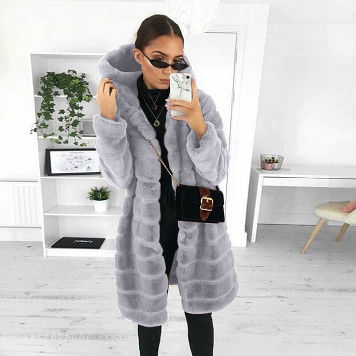 Kappa i fuskpäls | Huva | Mellanlång | Fuskfluffig kappa | Vinterjacka för kvinnor-Eva Jonsson