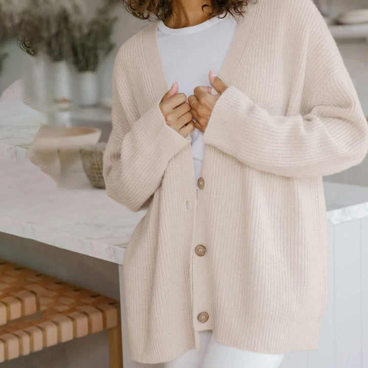 Kashmircardigan – Oversized stickad cardigan med V-ringning för dam-Eva Jonsson