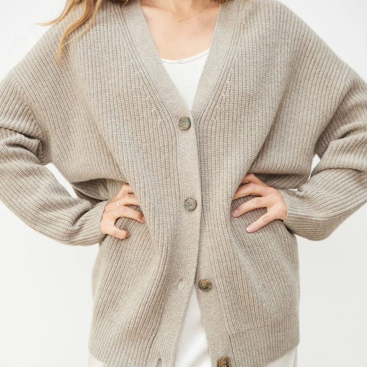 Kashmircardigan – Oversized stickad cardigan med V-ringning för dam-Eva Jonsson