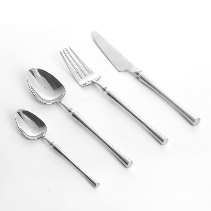 Klassiskt set i rostfritt stål med eleganta handtag-Eva Jonsson