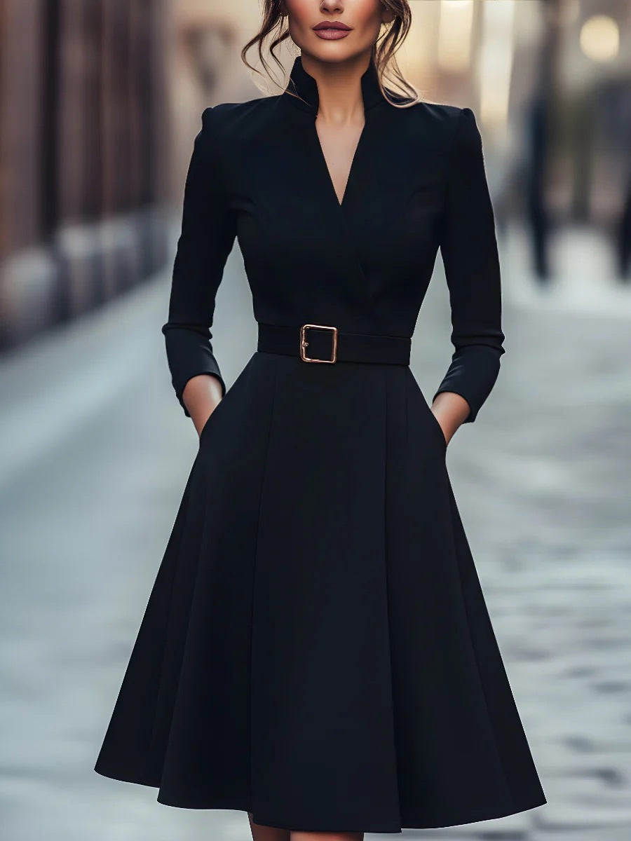 Knälång klänning - Blå - V-ringad - Långärmad klänning - Elegant klänning-Eva Jonsson