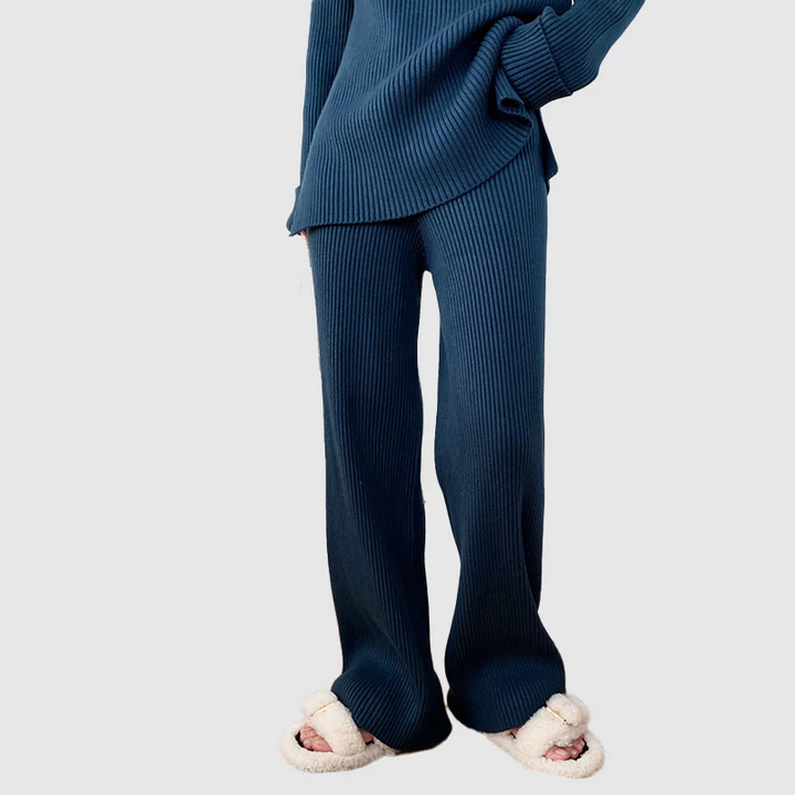 Knitted Co-Ord - Tvådelat Set med Ribbstickade Loungekläder för Kvinnor-Eva Jonsson