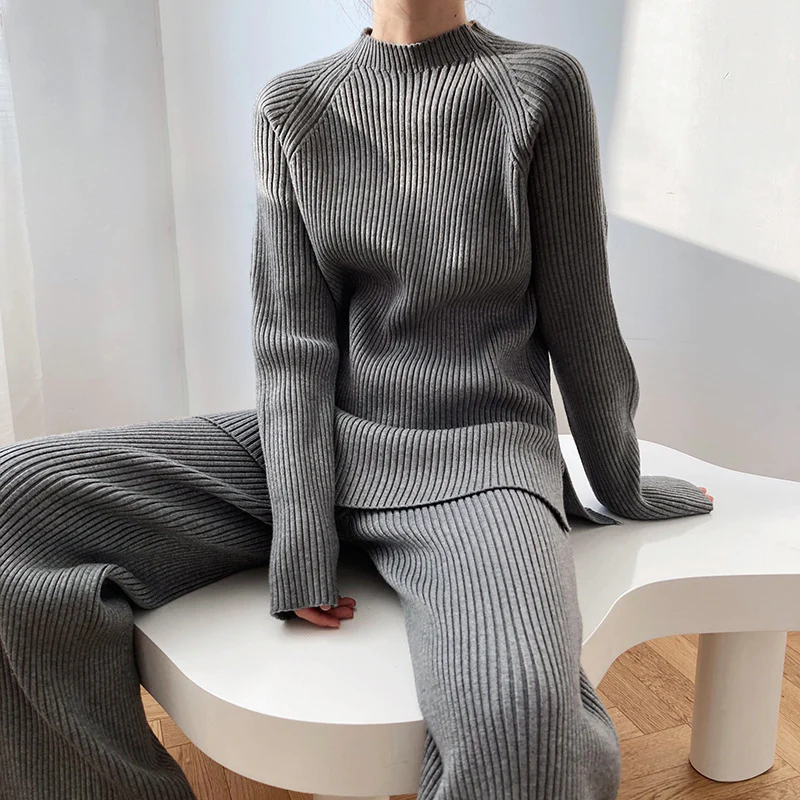Knitted Co-Ord - Tvådelat Set med Ribbstickade Loungekläder för Kvinnor-Eva Jonsson