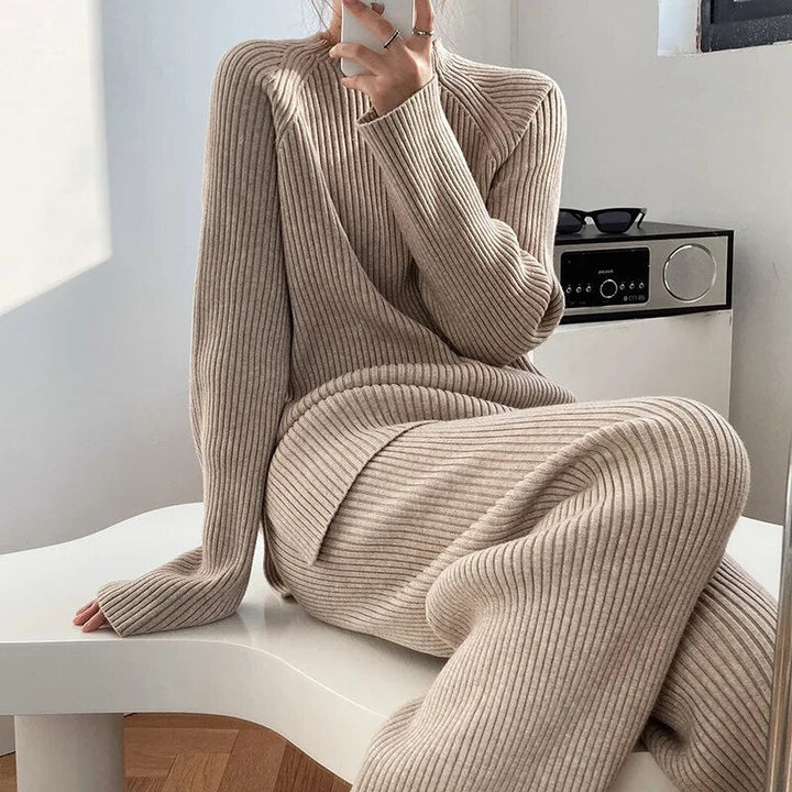 Knitted Co-Ord - Tvådelat Set med Ribbstickade Loungekläder för Kvinnor-Eva Jonsson