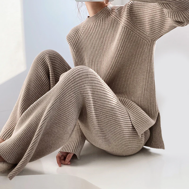 Knitted Co-Ord - Tvådelat Set med Ribbstickade Loungekläder för Kvinnor-Eva Jonsson