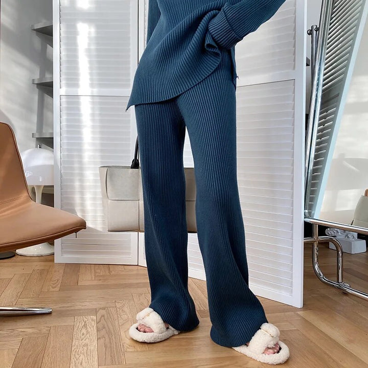 Knitted Co-Ord - Tvådelat Set med Ribbstickade Loungekläder för Kvinnor-Eva Jonsson