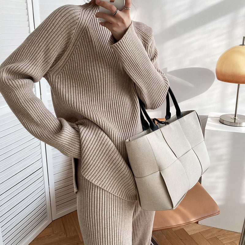 Knitted Co-Ord - Tvådelat Set med Ribbstickade Loungekläder för Kvinnor-Eva Jonsson