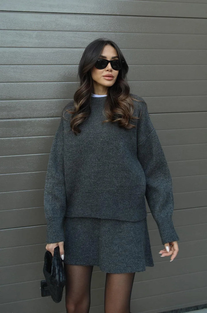 Knitted Co-Ord - Tvådelat set med minikjol och tröja för kvinnor-Eva Jonsson
