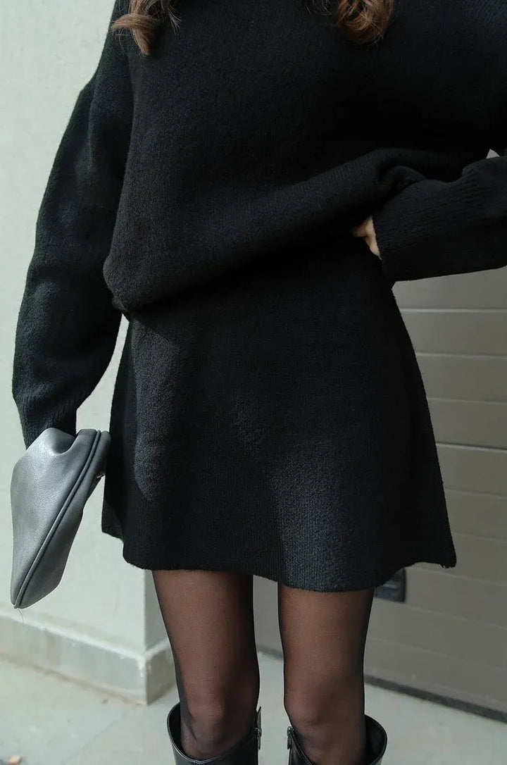 Knitted Co-Ord - Tvådelat set med minikjol och tröja för kvinnor-Eva Jonsson