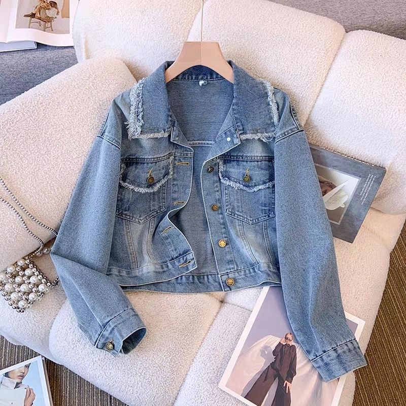 Korta denimjacka för damer med fransar och knapppdetaljer Mirla-Eva Jonsson