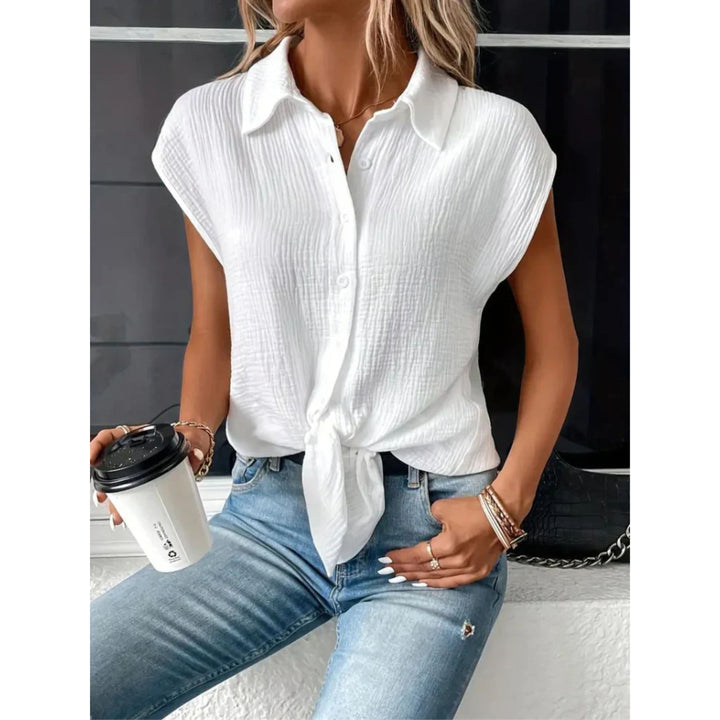 Kortärmad Blus – damblus med knappar och knytband framtill-Eva Jonsson