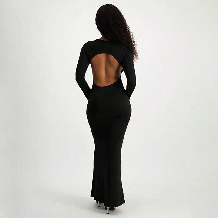 Kvinna Elegant Långärmad Maxi Klänning med Bodycon Silhuett och Nyckelhål Halsringning Mirla-Eva Jonsson