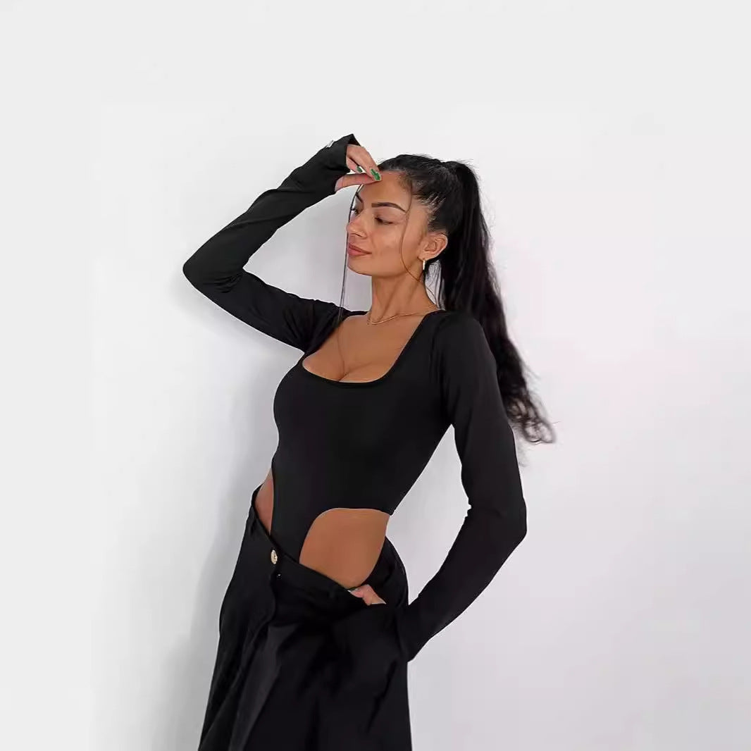 Kvinna Figurformande Bodysuit med kreativa Cut-Out-detaljer och långa ärmar Mirla-Eva Jonsson