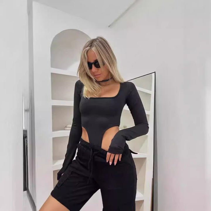 Kvinna Figurformande Bodysuit med kreativa Cut-Out-detaljer och långa ärmar Mirla-Eva Jonsson