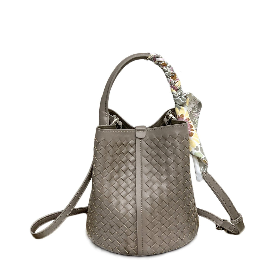 Kvinna Handgjord Flätad Bucket Bag Mirla-Eva Jonsson