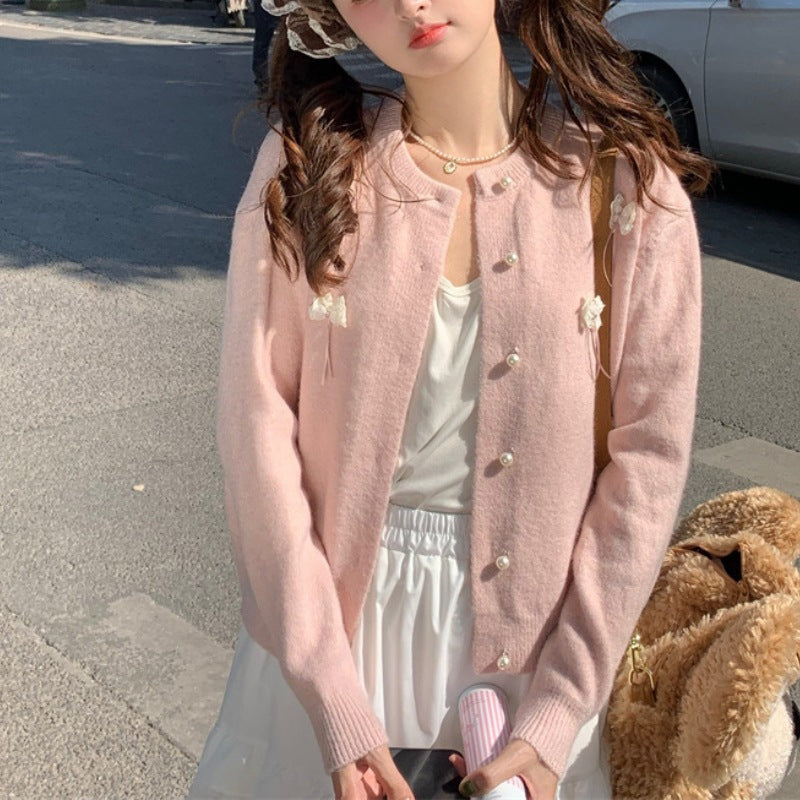 Kvinna Kawaii Kofta med Dekorativa Bågar och Pärlor Mirla-Eva Jonsson