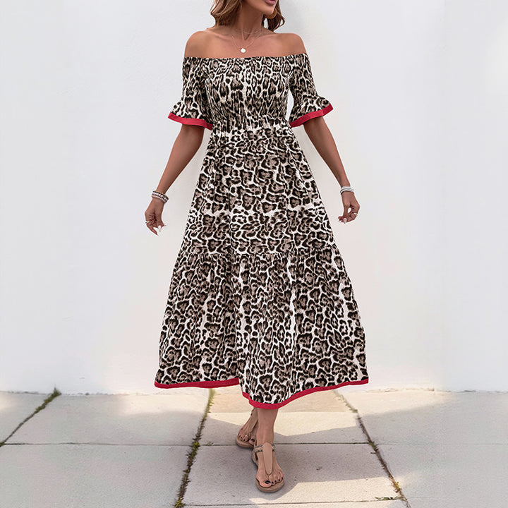 Kvinna Off-Shoulder Maxi Klänning med Volangdetaljer och Djurmönster Mirla-Eva Jonsson