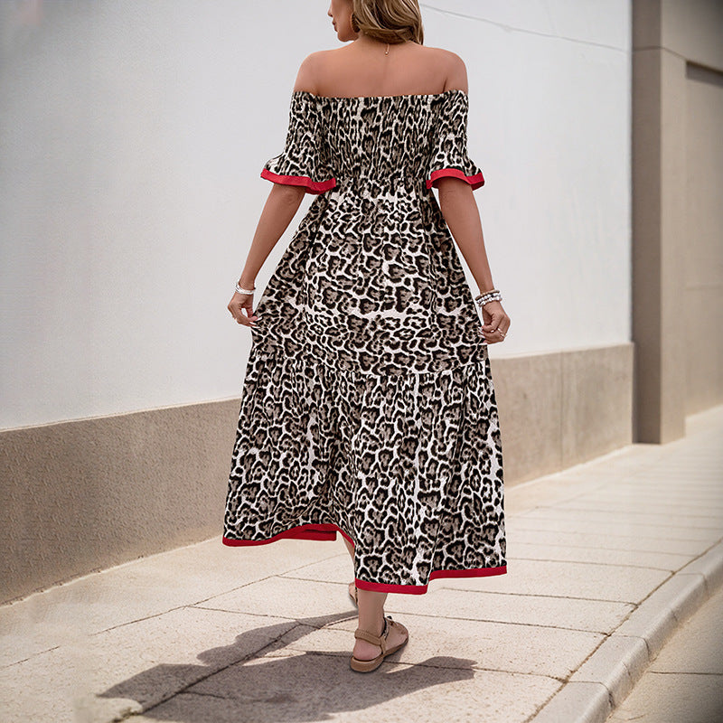 Kvinna Off-Shoulder Maxi Klänning med Volangdetaljer och Djurmönster Mirla-Eva Jonsson