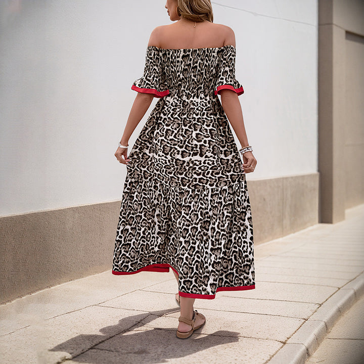 Kvinna Off-Shoulder Maxi Klänning med Volangdetaljer och Djurmönster Mirla-Eva Jonsson