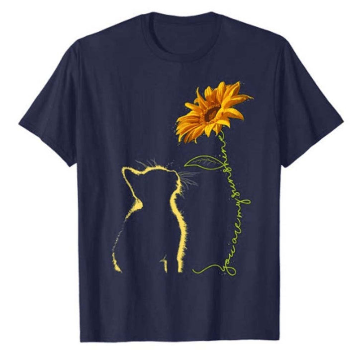 Kvinna T-shirt med kreativ katt och solros motiv Mirla-Eva Jonsson