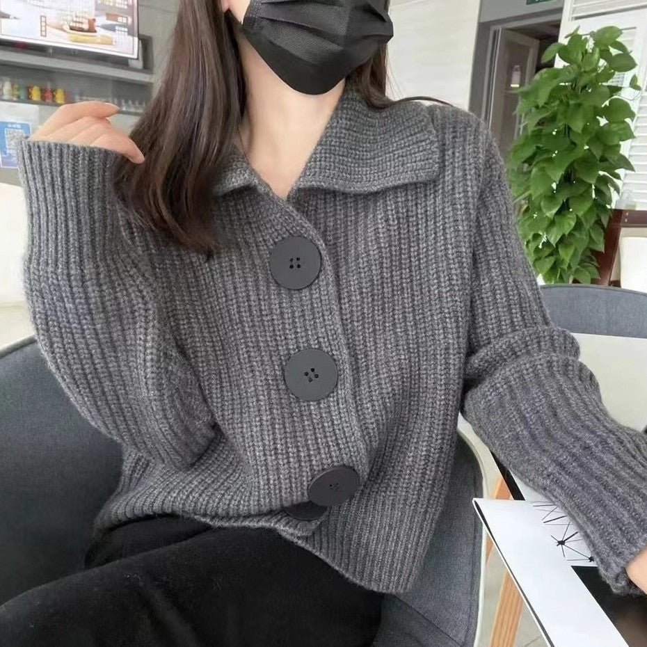 Kvinna cardigan med oversized passform och stora knappar Mirla-Eva Jonsson