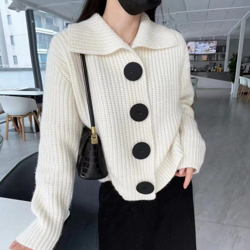 Kvinna cardigan med oversized passform och stora knappar Mirla-Eva Jonsson