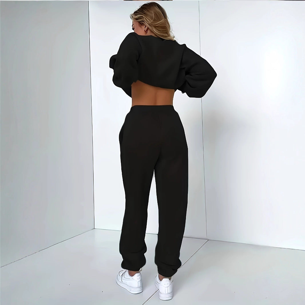 Kvinna hoodie och jogger-set med urban Brooklyn-design Mirla-Eva Jonsson