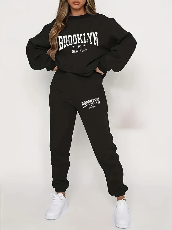 Kvinna hoodie och jogger-set med urban Brooklyn-design Mirla-Eva Jonsson