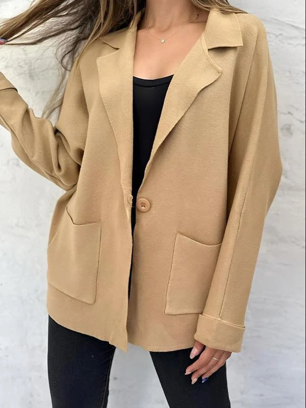 Kvinna oversized blazer jacka med praktiska fickor och avslappnad passform Mirla-Eva Jonsson